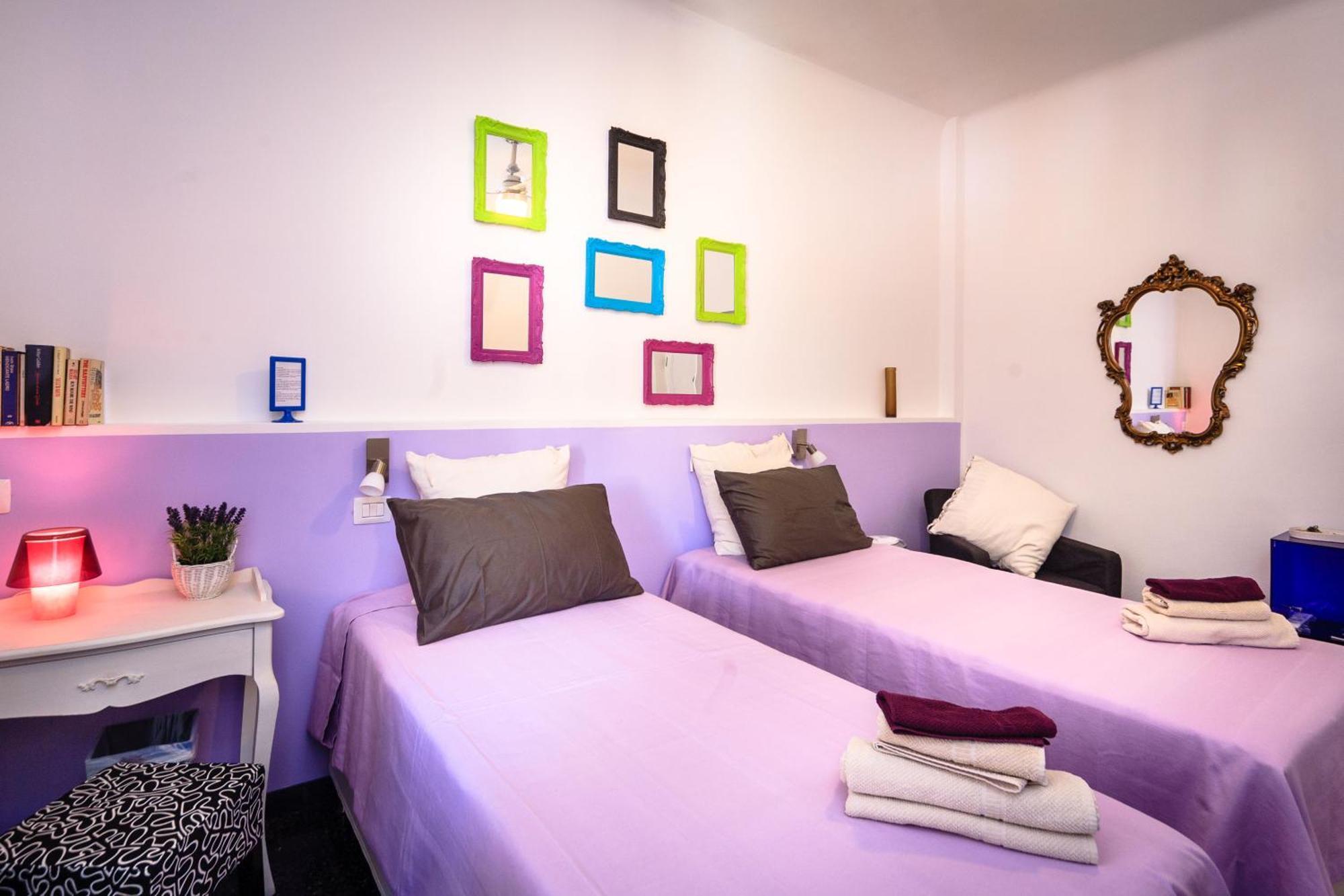 Girovagando B&B Genova Szoba fotó